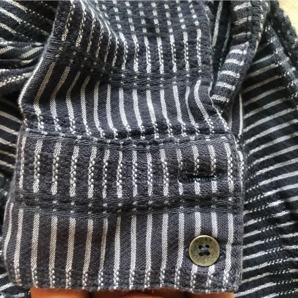 Roxy Navy and White Striped Top Large - Picture 6 of 10